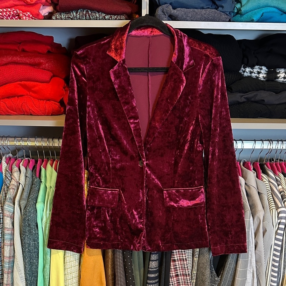 SHEIN magenta crushed velvet long sleeve 2 faux pocket one button blazer size M